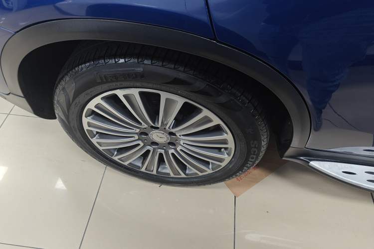 Used Mercedes-Benz GLC 2016 GLC 260 4MATIC Dynamic Edition Exterior 5