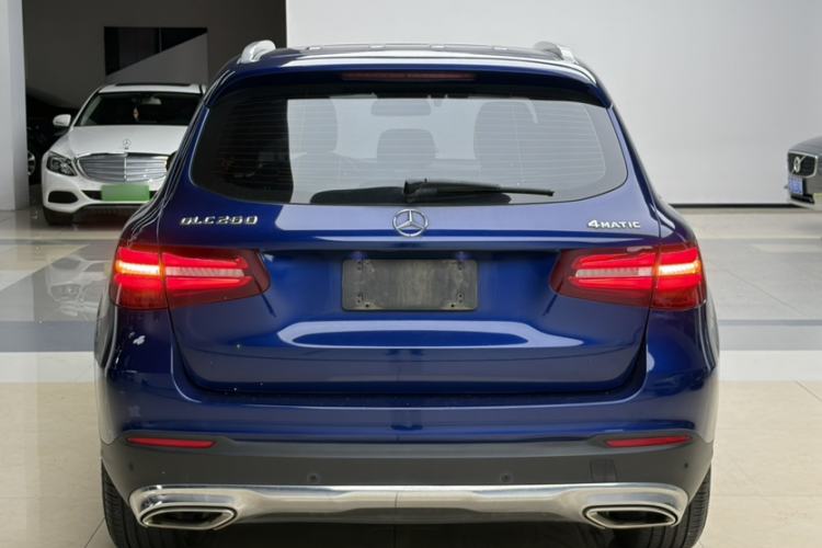 Used Mercedes-Benz GLC 2016 GLC 260 4MATIC Luxury Model Exterior 6