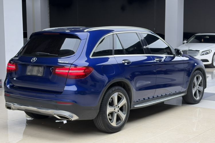 Used Mercedes-Benz GLC 2016 GLC 260 4MATIC Luxury Model Exterior 7