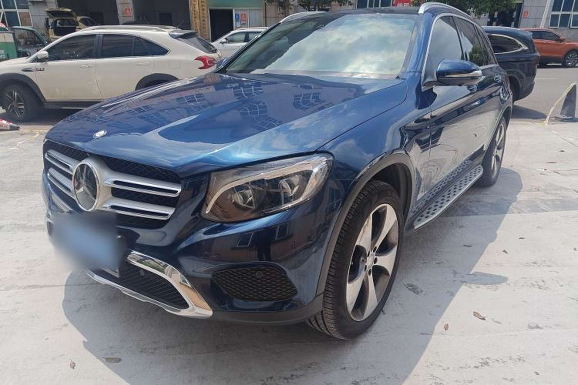 Used Mercedes-Benz GLC 2016 GLC 300 4MATIC Luxury Model Front Left 45 Deg
