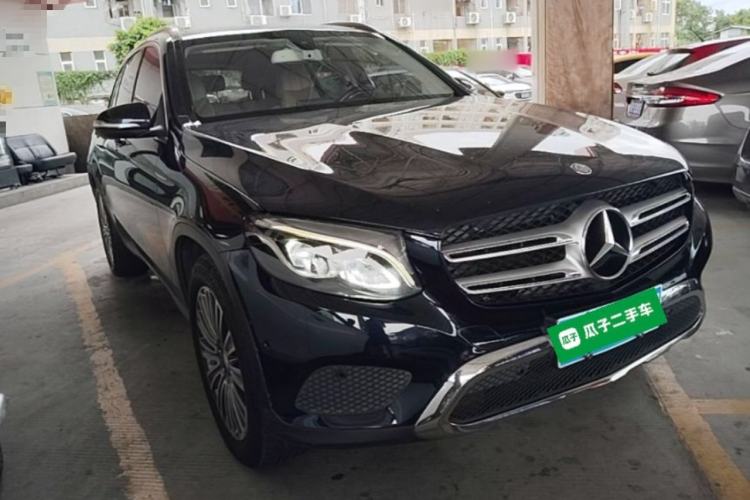 Used Mercedes-Benz GLC 2016 GLC 260 4MATIC Dynamic Edition Front Right 45 Deg