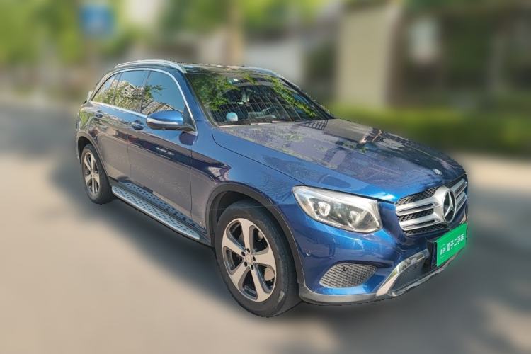 Used Mercedes-Benz GLC 2016 GLC 300 4MATIC Dynamic Model Front Right 45 Deg