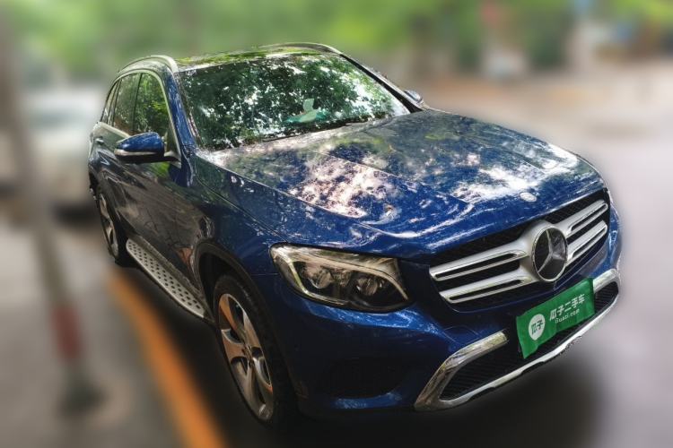 Used Mercedes-Benz GLC 2016 GLC 300 4MATIC Luxury Model Front Right 45 Deg