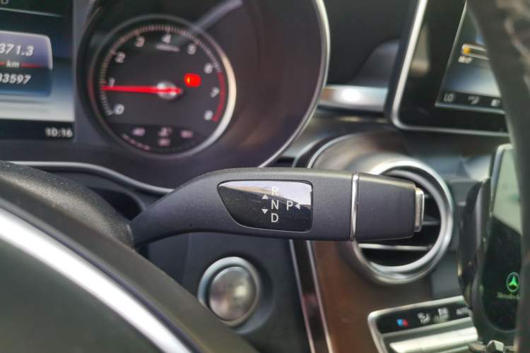 Used Mercedes-Benz GLC 2016 GLC 300 4MATIC Dynamic Model Gear Lever
