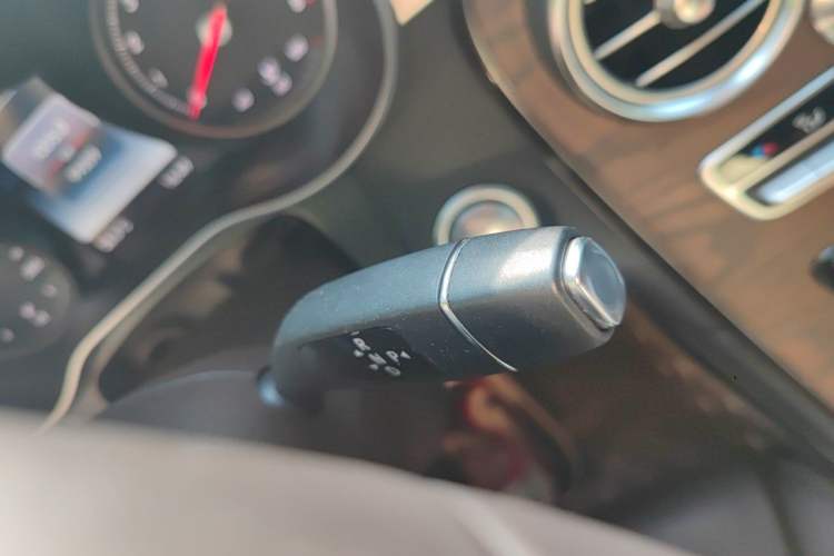 Used Mercedes-Benz GLC 2016 GLC 300 4MATIC Dynamic Model Gear Lever