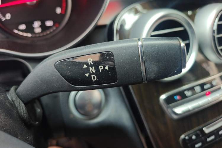 Used Mercedes-Benz GLC 2016 GLC 260 4MATIC Dynamic Edition Gear Lever