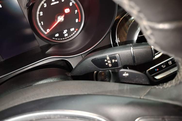 Used Mercedes-Benz GLC 2016 GLC 260 4MATIC Luxury Model Gear Lever