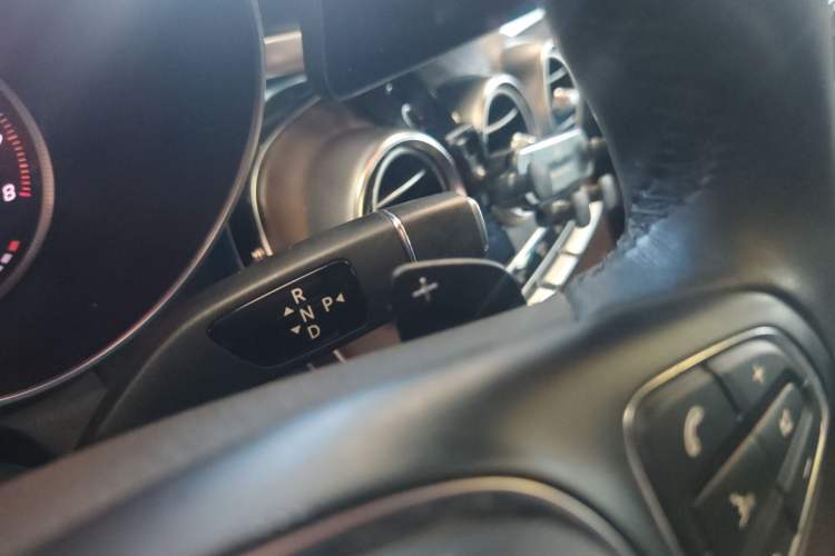 Used Mercedes-Benz GLC 2016 GLC 300 4MATIC Dynamic Model Gear Lever
