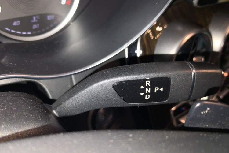 Used Mercedes-Benz GLC 2016 GLC 260 4MATIC Luxury Model Gear Lever