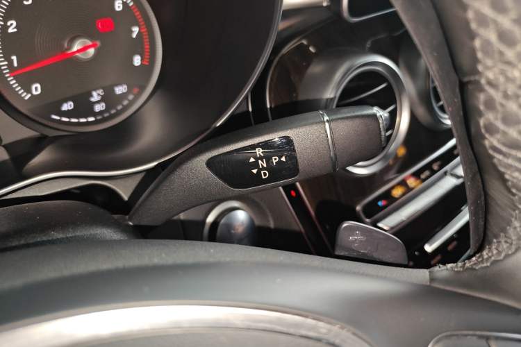 Used Mercedes-Benz GLC 2016 GLC 260 4MATIC Luxury Model Gear Lever
