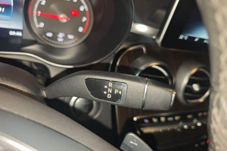 Used Mercedes-Benz GLC 2016 GLC 260 4MATIC Luxury Model Gear Lever