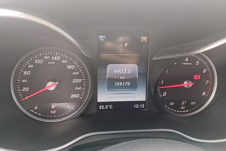Used Mercedes-Benz GLC 2016 GLC 300 4MATIC Luxury Model Instrument Cluster