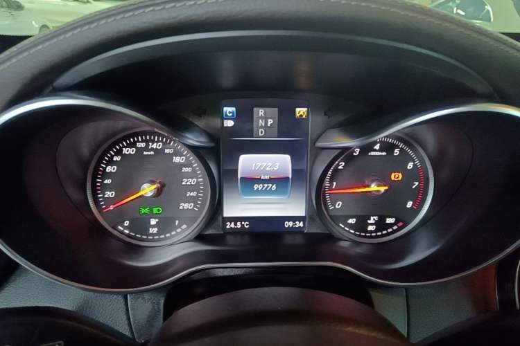 Used Mercedes-Benz GLC 2016 GLC 300 4MATIC Dynamic Model Instrument Cluster