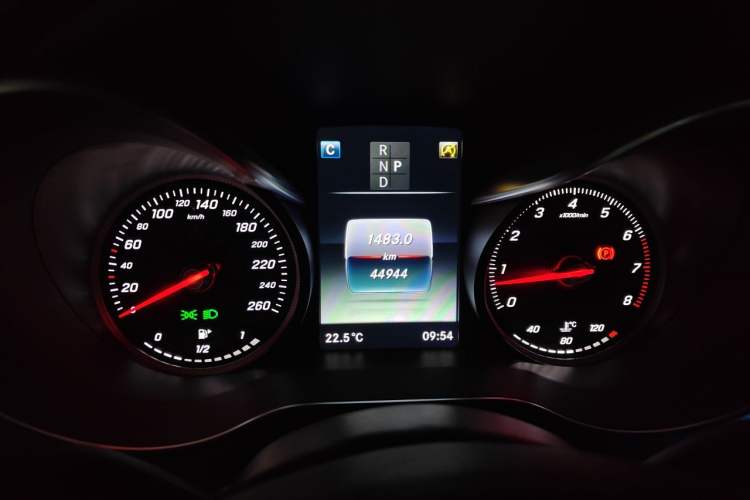 Used Mercedes-Benz GLC 2016 GLC 260 4MATIC Luxury Model Instrument Cluster