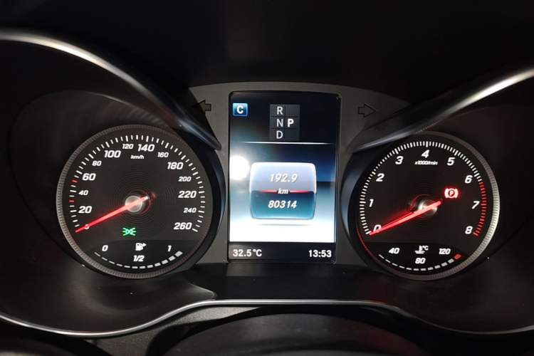 Used Mercedes-Benz GLC 2016 GLC 260 4MATIC Luxury Model Instrument Cluster