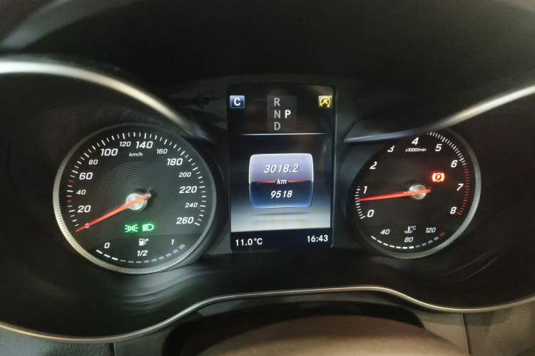 Used Mercedes-Benz GLC 2016 GLC 260 4MATIC Luxury Model Instrument Cluster