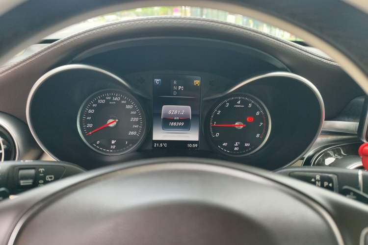 Used Mercedes-Benz GLC 2016 GLC 260 4MATIC Luxury Model Instrument Cluster