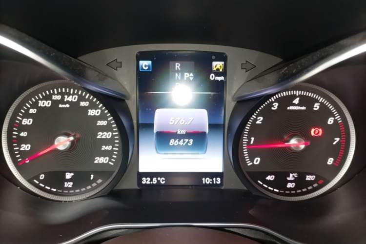 Used Mercedes-Benz GLC 2016 GLC 260 4MATIC Luxury Model Instrument Cluster