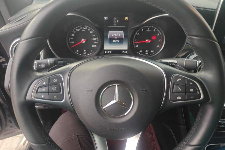Used Mercedes-Benz GLC 2016 GLC 260 4MATIC Luxury Model Instrument Cluster