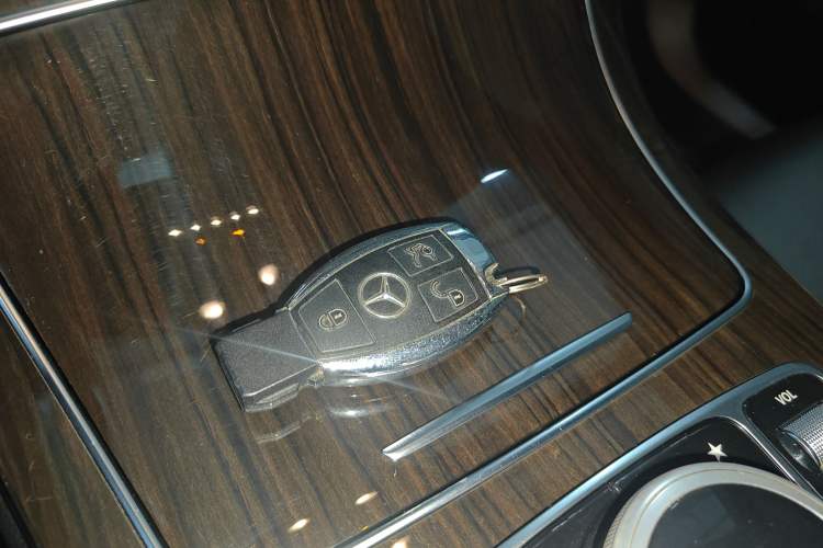 Used Mercedes-Benz GLC 2016 GLC 260 4MATIC Dynamic Edition Interior 1
