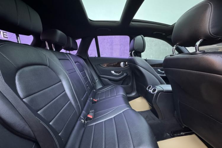 Used Mercedes-Benz GLC 2016 GLC 260 4MATIC Dynamic Edition Interior 2