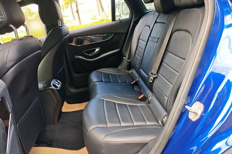 Used Mercedes-Benz GLC 2016 GLC 260 4MATIC Luxury Model Interior 4