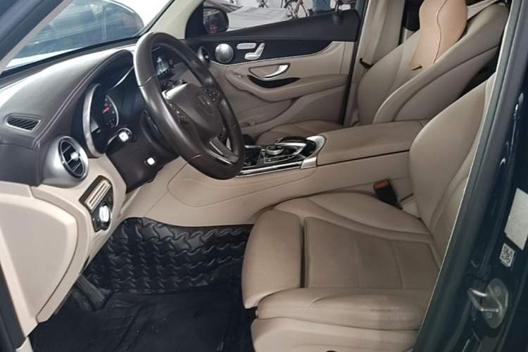 Used Mercedes-Benz GLC 2016 GLC 260 4MATIC Dynamic Edition Left Front Seat