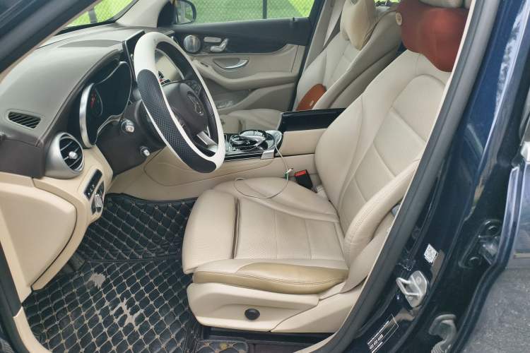 Used Mercedes-Benz GLC 2016 GLC 260 4MATIC Luxury Model Left Front Seat