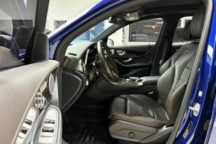 Used Mercedes-Benz GLC 2016 GLC 260 4MATIC Luxury Model Left Front Seat