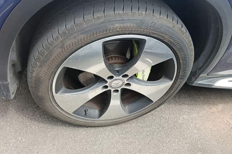 Used Mercedes-Benz GLC 2016 GLC 300 4MATIC Luxury Model Left Front Wheel Hub