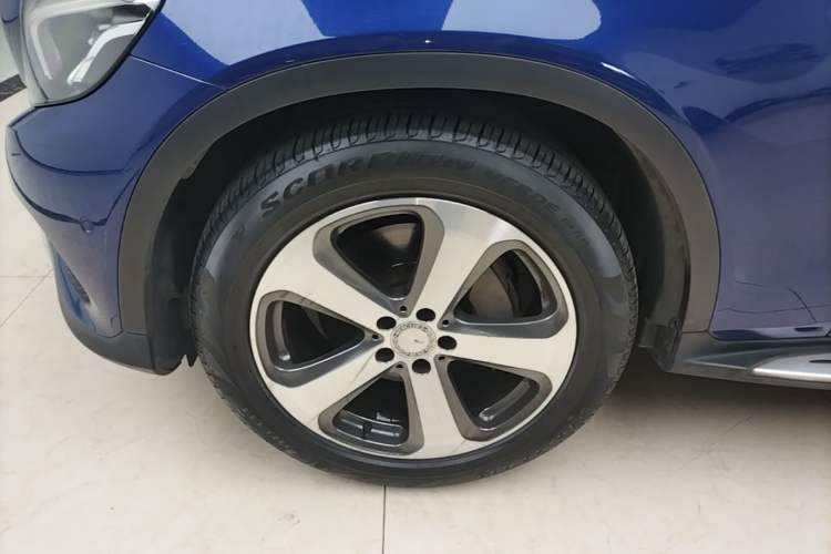 Used Mercedes-Benz GLC 2016 GLC 260 4MATIC Luxury Model Left Front Wheel Hub