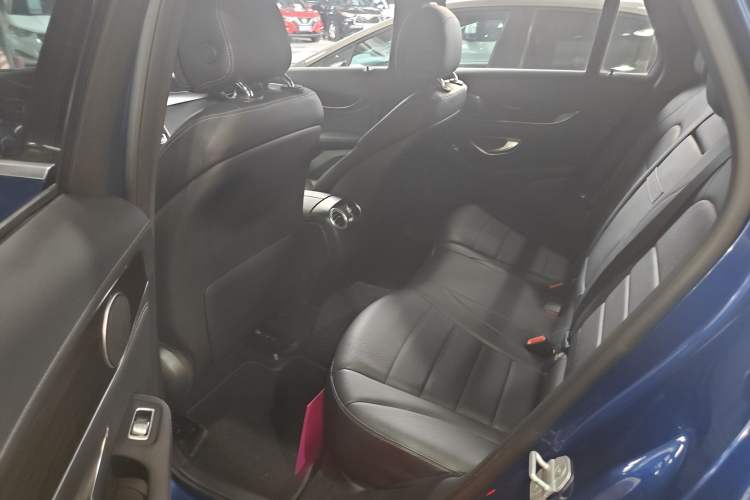Used Mercedes-Benz GLC 2016 GLC 260 4MATIC Luxury Model Left Rear Seat