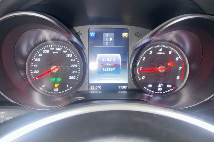 Used Mercedes-Benz GLC 2016 GLC 260 4MATIC Dynamic Edition Odometer Close Up