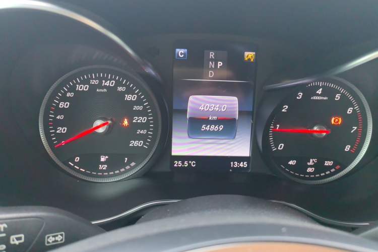Used Mercedes-Benz GLC 2016 GLC 260 4MATIC Dynamic Edition Odometer Close Up