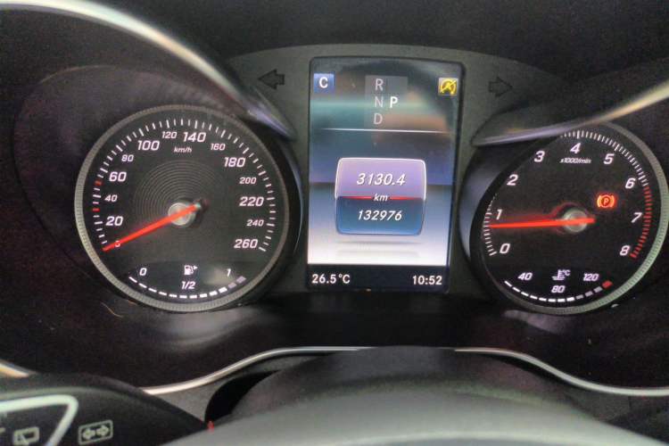 Used Mercedes-Benz GLC 2016 GLC 200 4MATIC Odometer Close Up