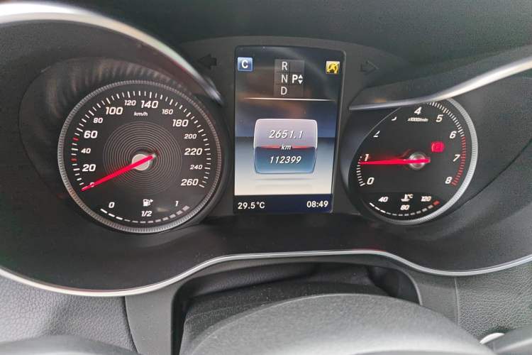 Used Mercedes-Benz GLC 2016 GLC 200 4MATIC Odometer Close Up