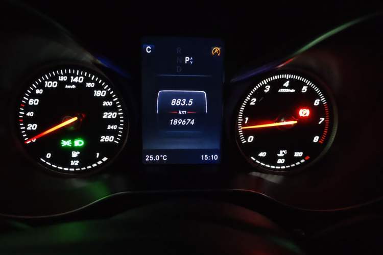 Used Mercedes-Benz GLC 2016 GLC 260 4MATIC Luxury Model Odometer Close Up