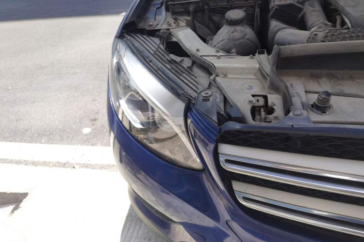 Used Mercedes-Benz GLC 2016 GLC 300 4MATIC Dynamic Model Right Front Headlight