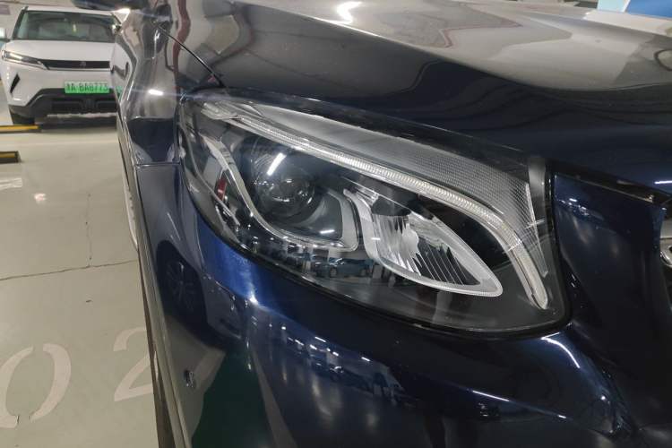 Used Mercedes-Benz GLC 2016 GLC 260 4MATIC Luxury Model Right Front Headlight