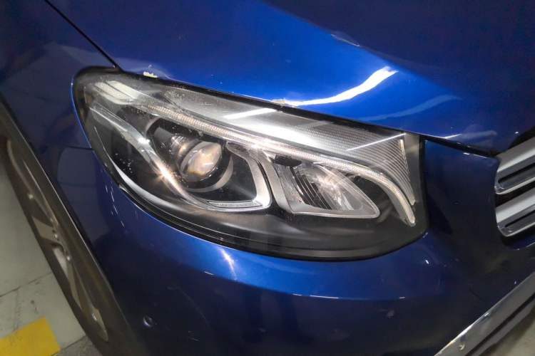 Used Mercedes-Benz GLC 2016 GLC 260 4MATIC Luxury Model Right Front Headlight