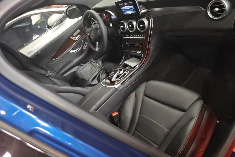 Used Mercedes-Benz GLC 2016 GLC 260 4MATIC Luxury Model Right Front Seat
