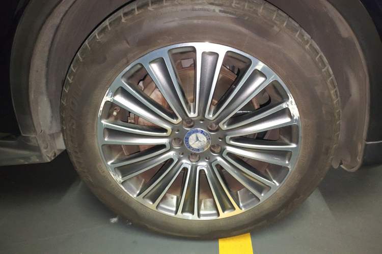 Used Mercedes-Benz GLC 2016 GLC 260 4MATIC Dynamic Edition Right Front Wheel Hub