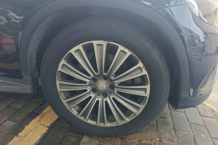 Used Mercedes-Benz GLC 2016 GLC 260 4MATIC Dynamic Edition Right Front Wheel Hub