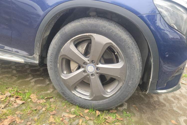 Used Mercedes-Benz GLC 2016 GLC 260 4MATIC Luxury Model Right Front Wheel Hub
