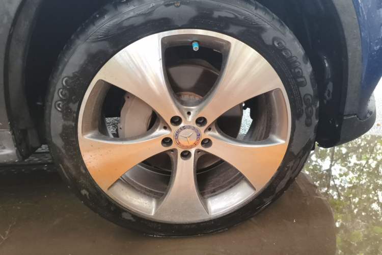 Used Mercedes-Benz GLC 2016 GLC 300 4MATIC Luxury Model Right Front Wheel Hub
