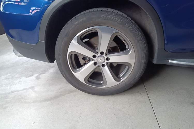 Used Mercedes-Benz GLC 2016 GLC 300 4MATIC Dynamic Model Right Rear Wheel Hub