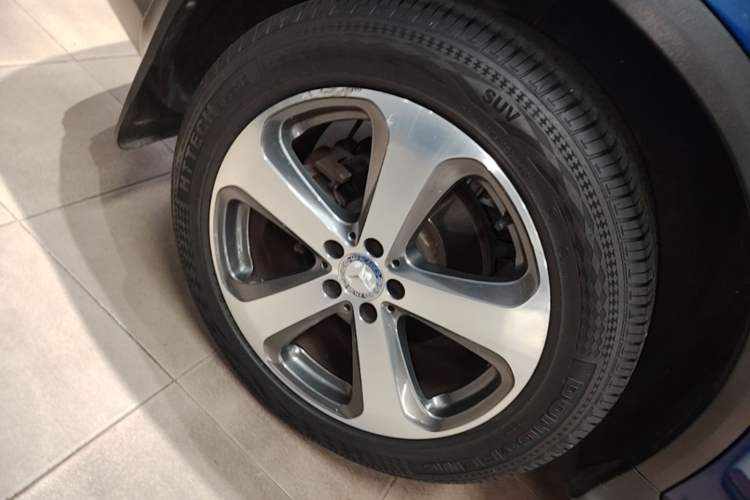Used Mercedes-Benz GLC 2016 GLC 260 4MATIC Luxury Model Right Rear Wheel Hub