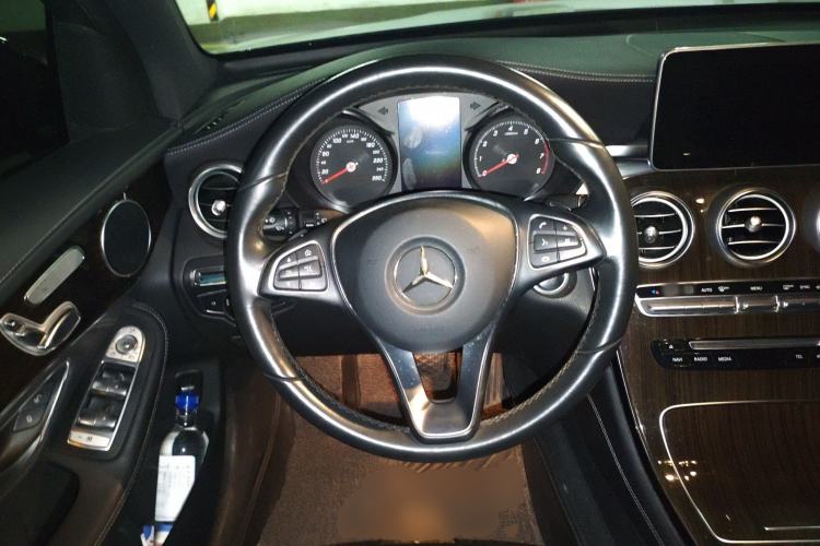 Used Mercedes-Benz GLC 2016 GLC 260 4MATIC Dynamic Edition Steering Wheel