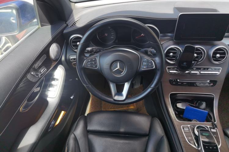 Used Mercedes-Benz GLC 2016 GLC 300 4MATIC Dynamic Model Steering Wheel