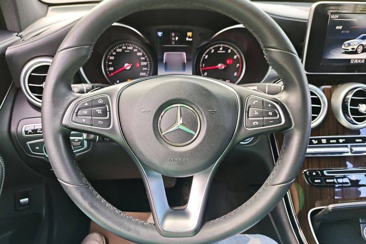 Used Mercedes-Benz GLC 2016 GLC 260 4MATIC Luxury Model Steering Wheel